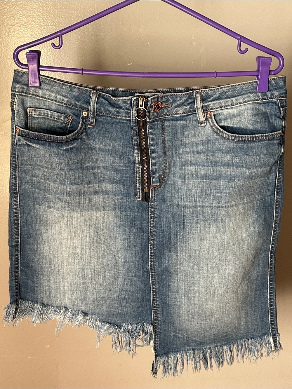 William Rast Light Blue Denim Jeans with Ring Zipper